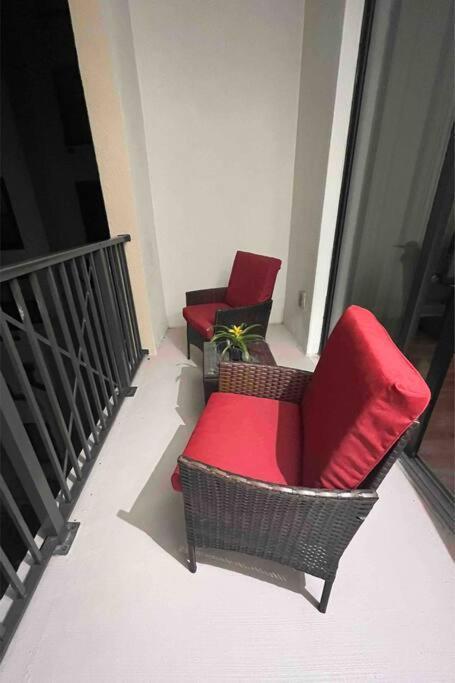 Blooming Journey In Tampa Bay! Apartment Luaran gambar