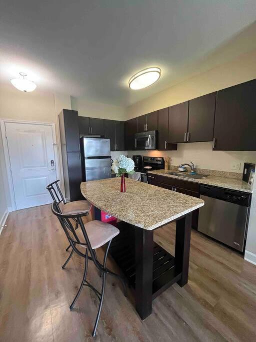 Blooming Journey In Tampa Bay! Apartment Luaran gambar