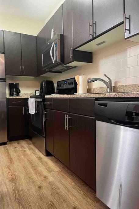 Blooming Journey In Tampa Bay! Apartment Luaran gambar
