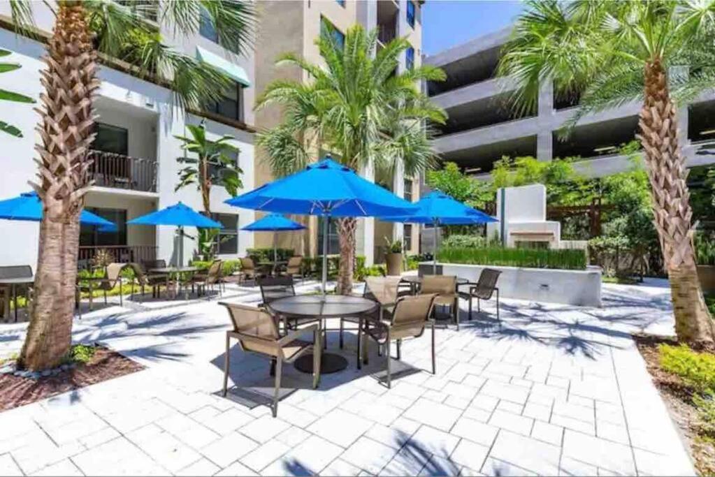 Blooming Journey In Tampa Bay! Apartment Luaran gambar